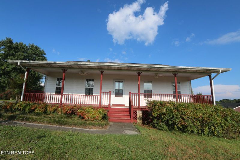 2123 Aaron Ct, Sevierville, TN 37876