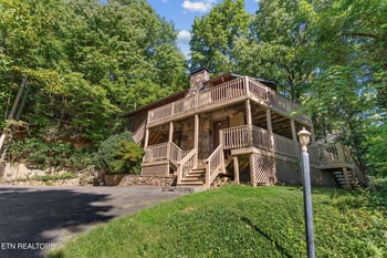 2123 Luzerne Dr, Gatlinburg, TN 37738