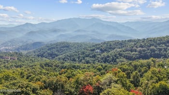 2123 Luzerne Dr, Gatlinburg, TN 37738