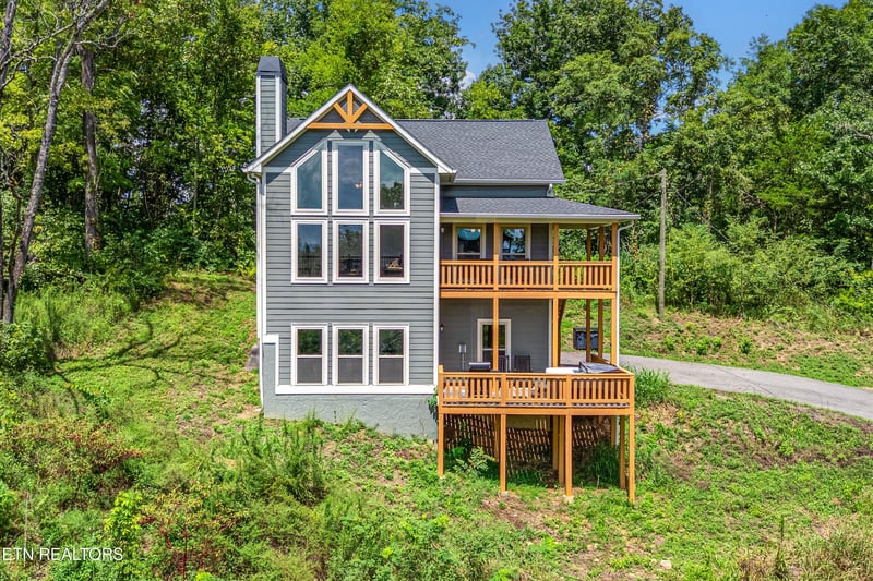 2123 Megan Ridge Dr, Sevierville, TN 37876