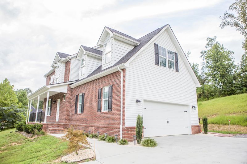 2123 Old Hickory Ln, Lenoir City, TN 37772
