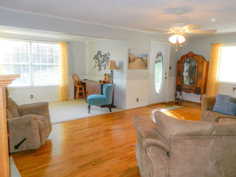 2123 Swan Pond Rd, Harriman, TN 37748