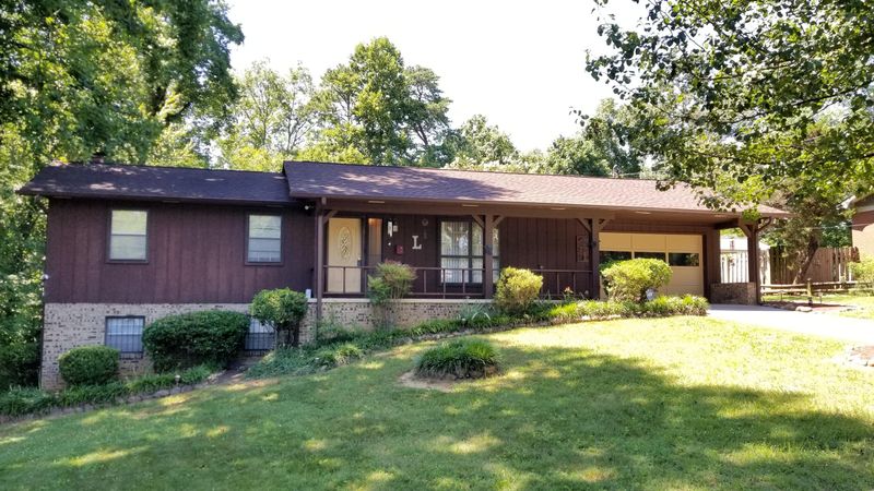 2124 E Ridgewood Dr, Louisville, TN 37777