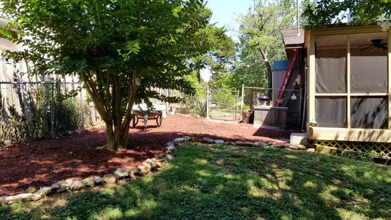2124 E Ridgewood Dr, Louisville, TN 37777