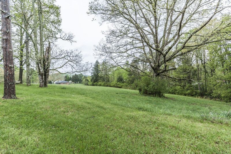 2124 Lyons Bend Rd, Knoxville, TN 37919