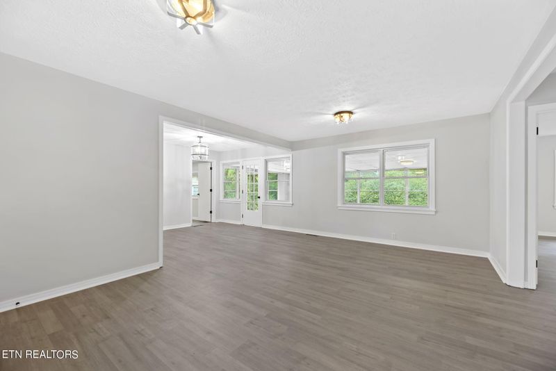 2124 Sandra Dr, Knoxville, TN 37918