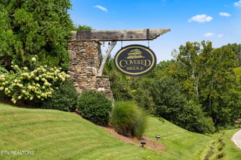 2124 Viewcrest Ln, Knoxville, TN 37932