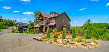 2125 Elk Pass Ln, Sevierville, TN 37876