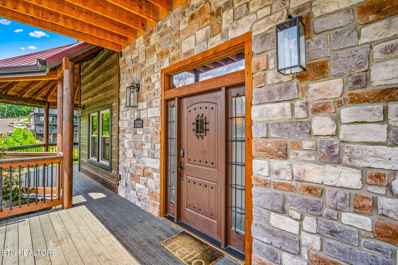 2125 Elk Pass Ln, Sevierville, TN 37876