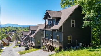 2127 Eagle Feather Dr, Sevierville, TN 37876