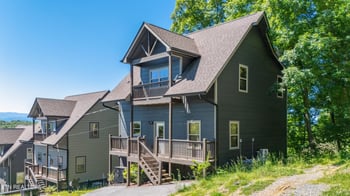 2127 Eagle Feather Dr, Sevierville, TN 37876