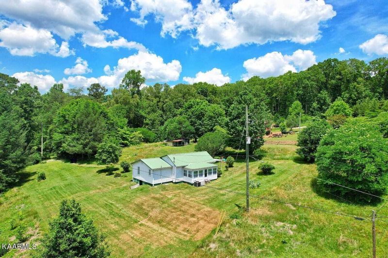 2127 W Copeland Dr, Powell, TN 37849
