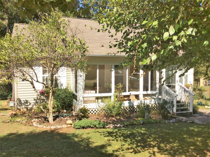 2127 W Gilbert Ln, Knoxville, TN 37920