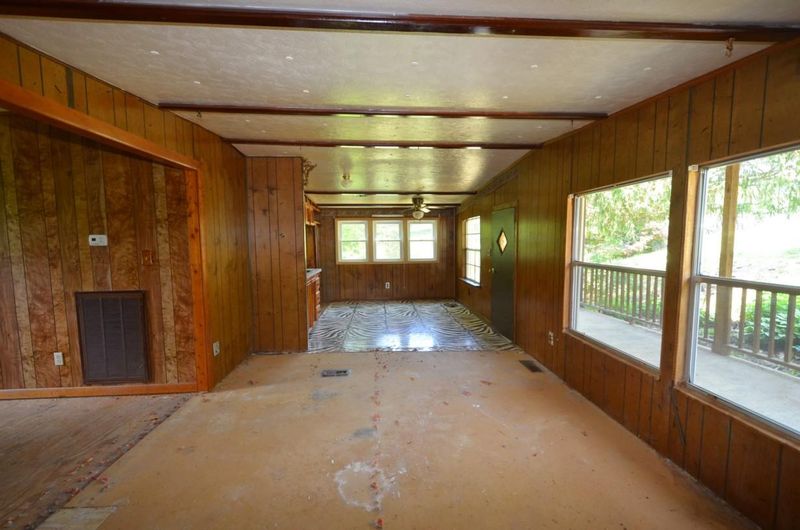 2128 Joe Stephens Rd, Morristown, TN 37814