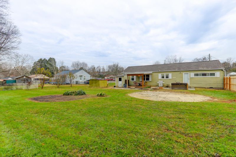 2128 Norvell Dr, Knoxville, TN 37918