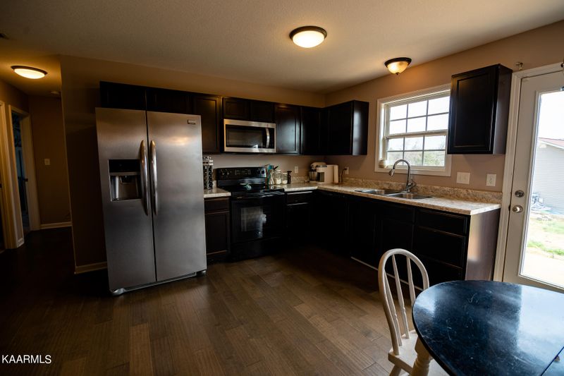 2129 Connor Isaac Ln, Mascot, TN 37806