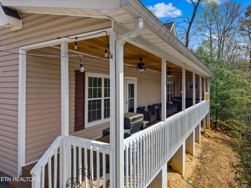 2129 Duck Pond Ln, Sevierville, TN 37876