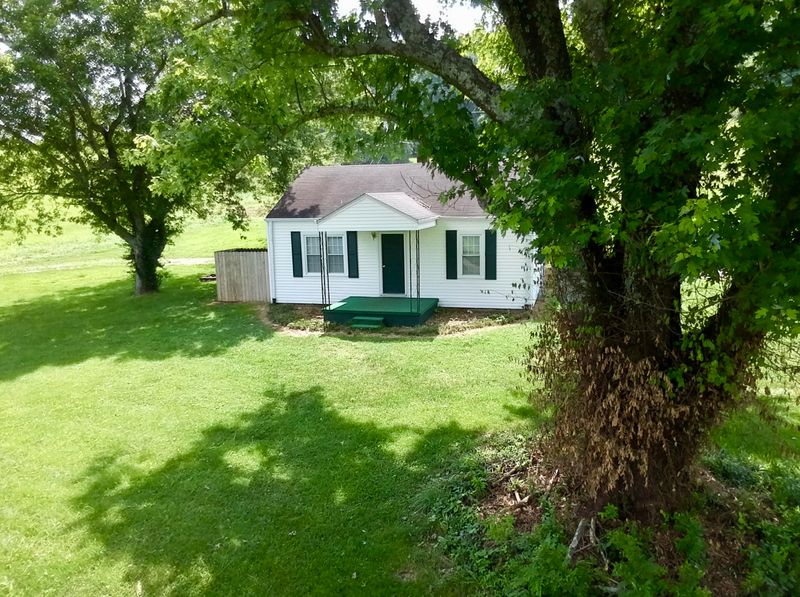 2129 River Rd, Loudon, TN 37774