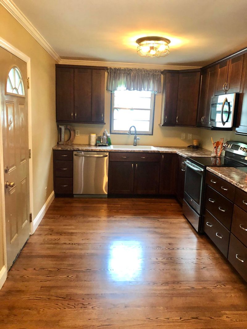 213 Alhambra Rd, Oak Ridge, TN 37830