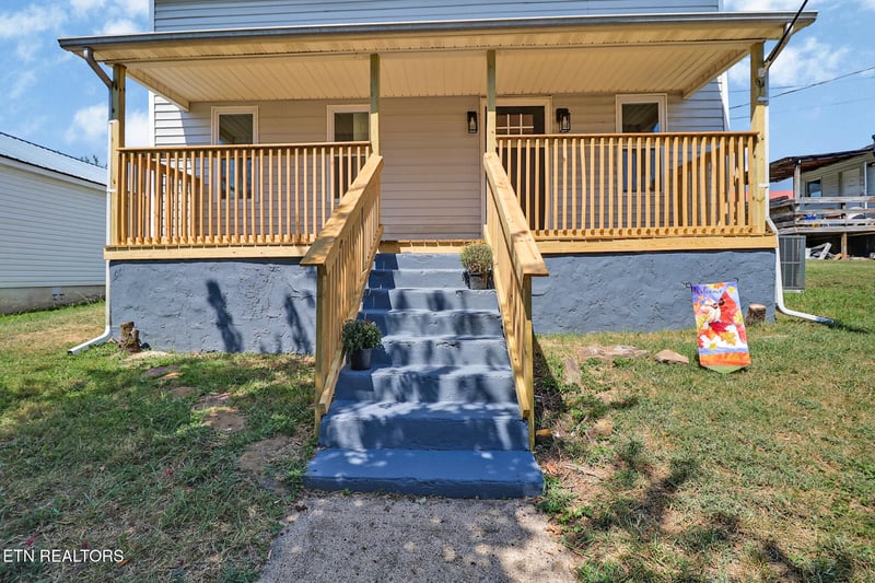 213 Birch St, Harriman, TN 37748