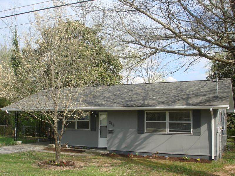 213 Butler Rd, Oak Ridge, TN 37830