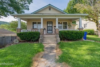 213 Devonia St, Harriman, TN 37748