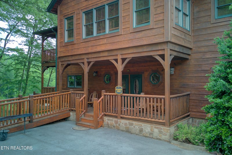 213 Dogwood Point Way, Gatlinburg, TN 37738