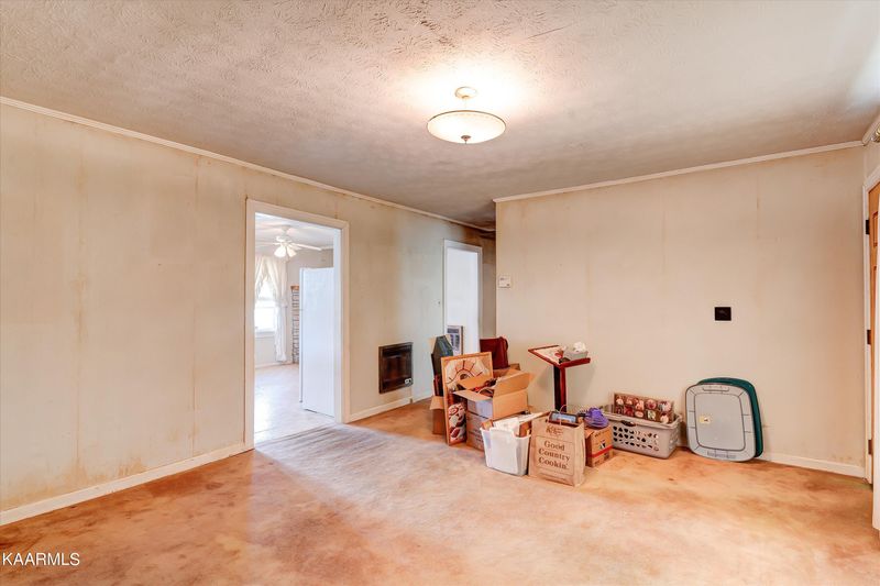 213 E Hendron Chapel Rd, Knoxville, TN 37920