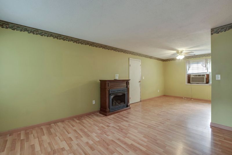 213 Gentry St, Etowah, TN 37331