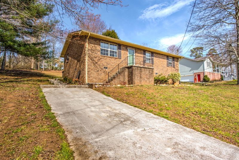 213 Gladwood Rd, Clinton, TN 37716