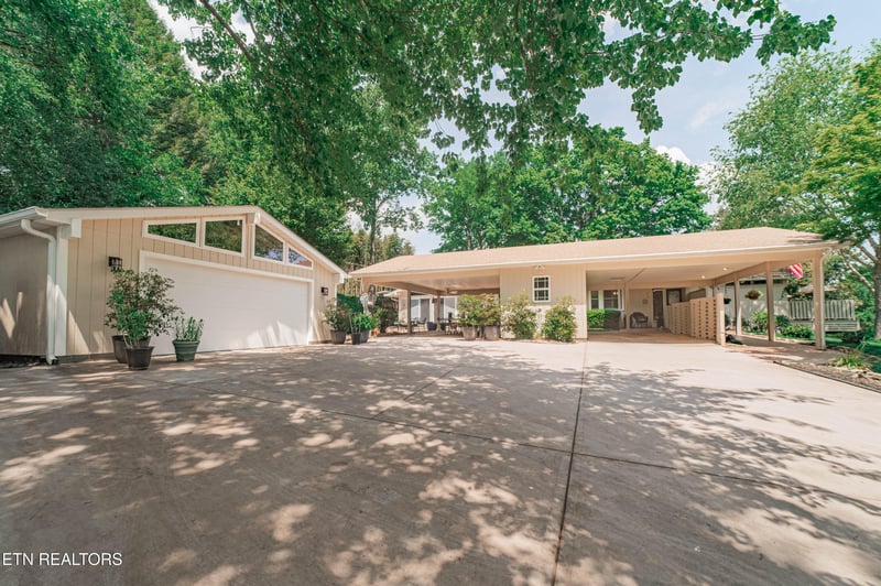 213 Golfclub Rd, Knoxville, TN 37919