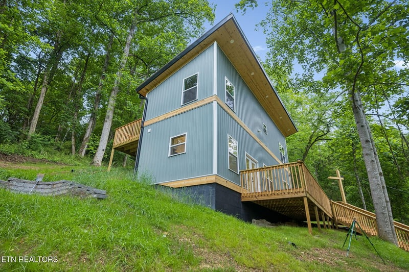 213 Hidden Valley Rd, Clinton, TN 37716
