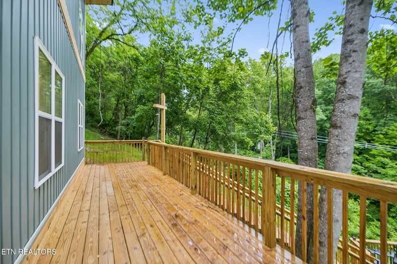 213 Hidden Valley Rd, Clinton, TN 37716