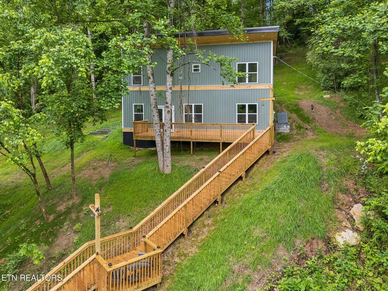 213 Hidden Valley Rd, Clinton, TN 37716