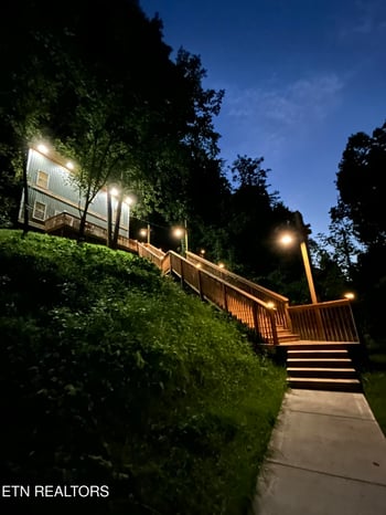 213 Hidden Valley Rd, Clinton, TN 37716