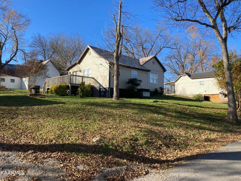 213 Locust St, Madisonville, TN 37354
