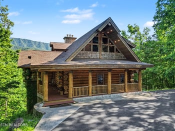 213 Matterhorn Dr, Gatlinburg, TN 37738