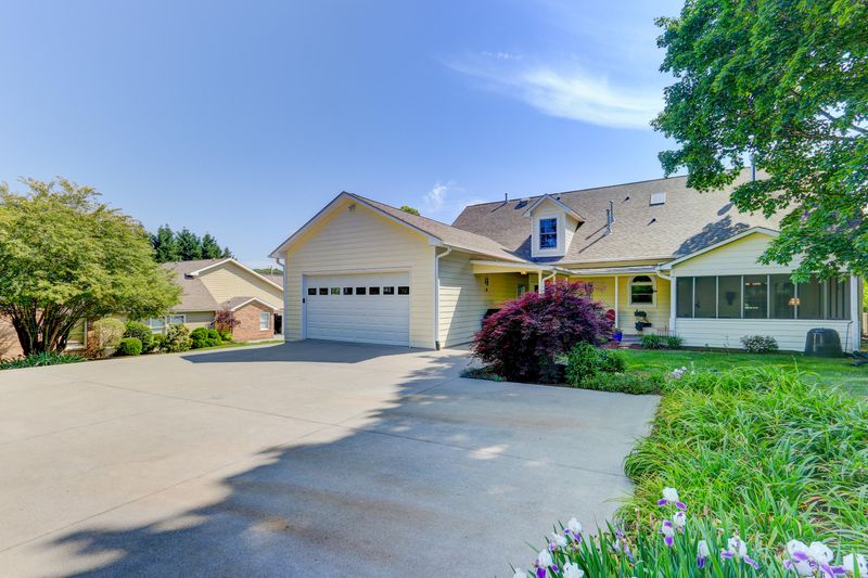 213 Mcfee Rd, Knoxville, TN 37934