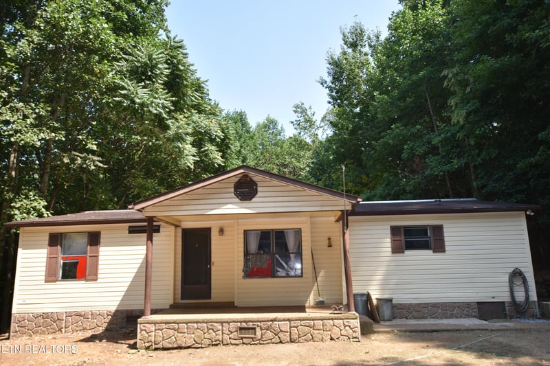 213 Mountain Side Ln, Rocky Top, TN 37769