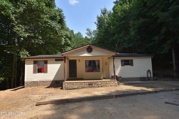 213 Mountain Side Ln, Rocky Top, TN 37769
