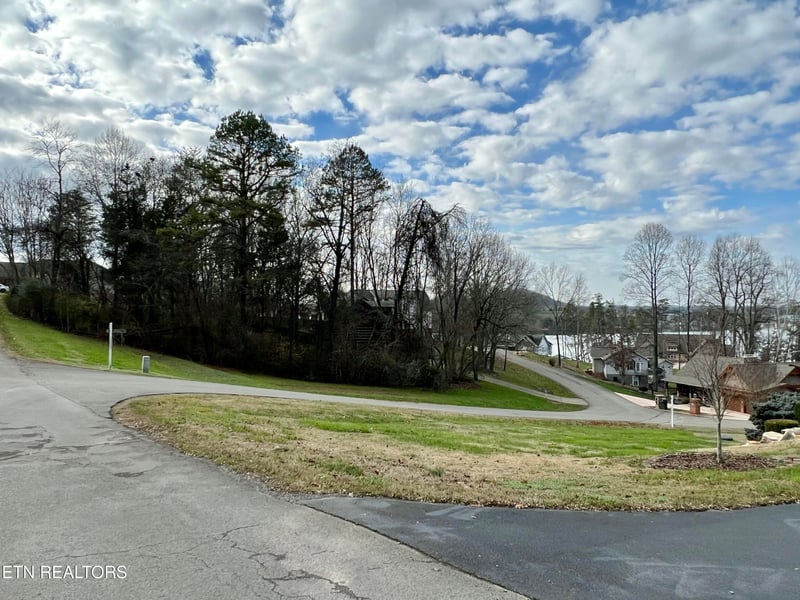 213 Northshore Dr, Greenback, TN 37742