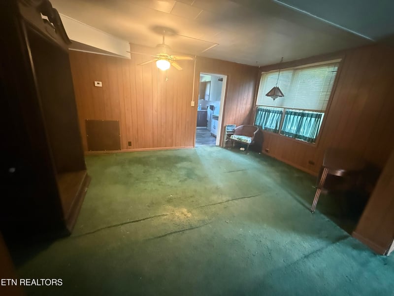 213 Northwestern Ave, Oak Ridge, TN 37830