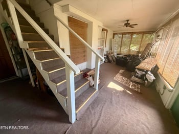 213 Northwestern Ave, Oak Ridge, TN 37830