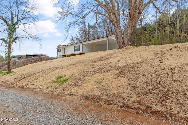 213 Offutt Rd, Clinton, TN 37716