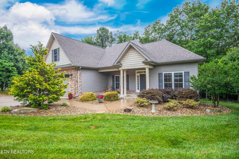 213 Osage Dr, Loudon, TN 37774
