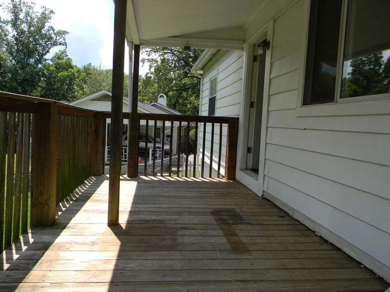 213 Outer Dr, Oak Ridge, TN 37830