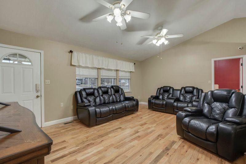 213 Second St, Rockwood, TN 37854