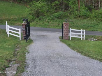 213 Tudor Hollow Rd, Andersonville, TN 37705