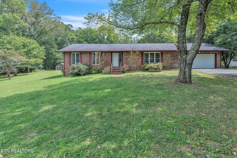 213 Westshore Dr, Harriman, TN 37748