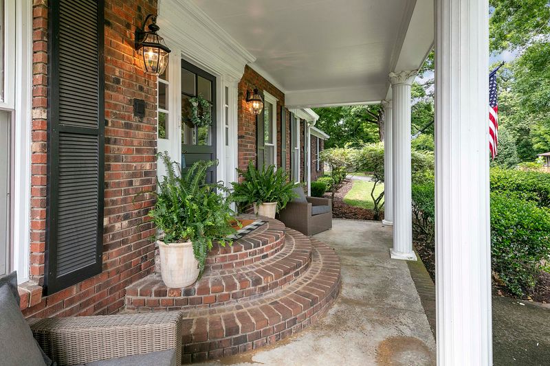 2130 Buckingham Cir, Maryville, TN 37803